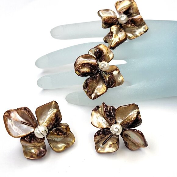 Brown Sea Shell Freshwater Pearl Bead Asymmetric Flower Adjustable Ring - Picture 1 of 10